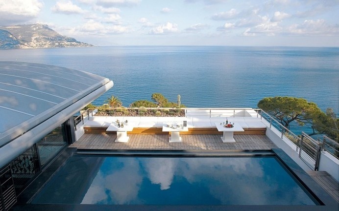 Villa O a splendid destination of French Riviera / www.homeworlddesign.com #french #villa #riviera