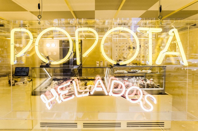 Popota Helados Branding - Mindsparkle Mag Beautiful unique branding of an icecream shop including collateral logo and more called Popota Helados designed by Requena Office from Barcelona Spain. #logo #photo #identity #branding #design #color #photography #graphic #design #gallery #blog #project #mindsparkle #mag #beautiful #portfolio #designer