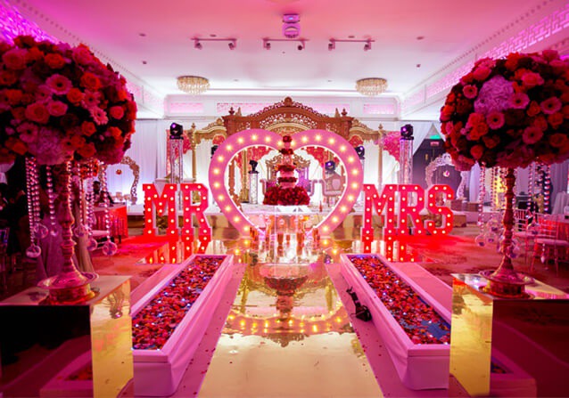 Inspirational Valentine's Day Wedding Ideas: Theme Decor, Photobooth Props, Selfie Frames, And Balloon Decor!