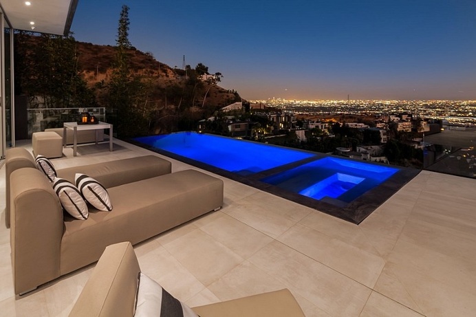 One Oak Residence on Sunset Strip by Noesis Group