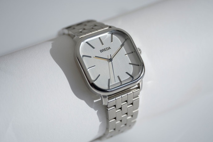 BREDA Watches KINSHIP collection - Mindsparkle Mag The BREDA Spring 2019 collection takes a modern approach to classic characteristics, an ode to the items that travel through generations while making way for new pieces to be cherished. #logo #packaging #identity #branding #design #color #photography #graphic #design #gallery #blog #project #mindsparkle #mag #beautiful #portfolio #designer