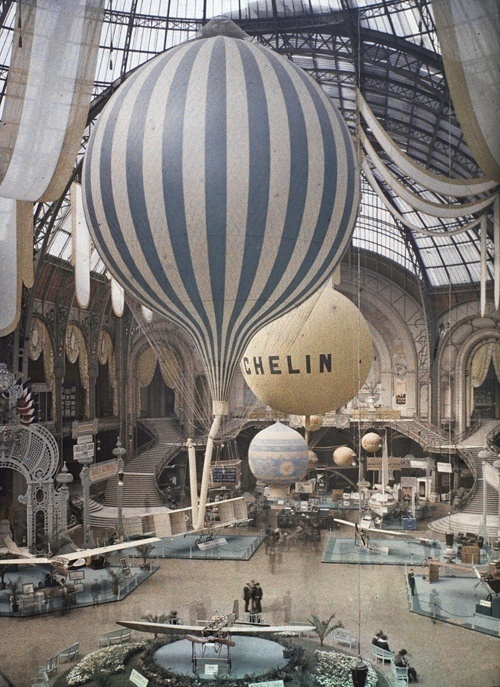 The first air show at the Grand Palais in Paris, France. September 30th, 1909. Photographed in Autochrome Lumière by Léon Gimpel. #air #stripes #balloon #fly #vintage