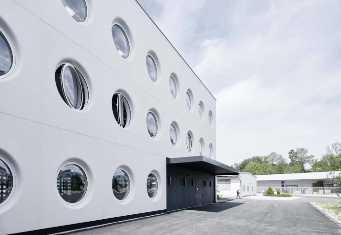 Silhouette Lens Lab by X Architects