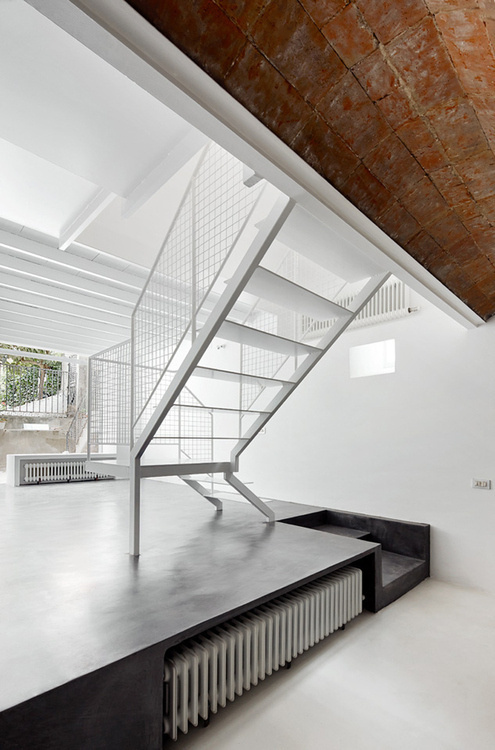 CJWHO ™ (Reforma de una Vivienda en Nou Barris, Barcelona) #spain #white #design #interiors #architecture #barcelona