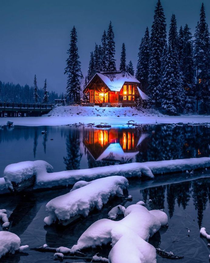 Stunning Reflected Landscapes Capture The Beauty of Alberta