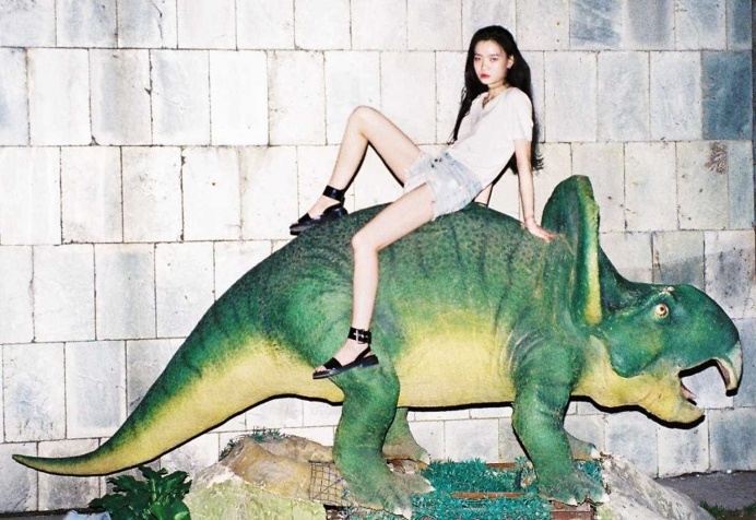 Vibrant 35mm Fashion Photography by Wang Wei