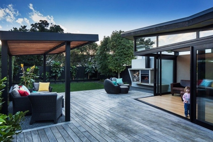 Sophisticated Coastal Retreat for a Young Family in Eastbourne, New Zealand 2