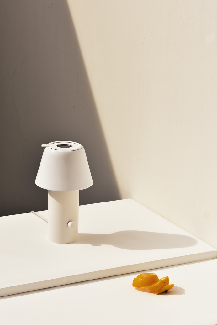 Minimal Iris Table Lamp — minimalgoods