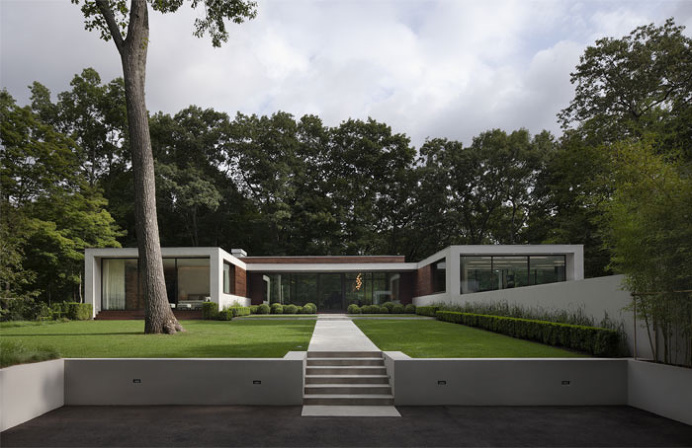 Classically Modern Residence