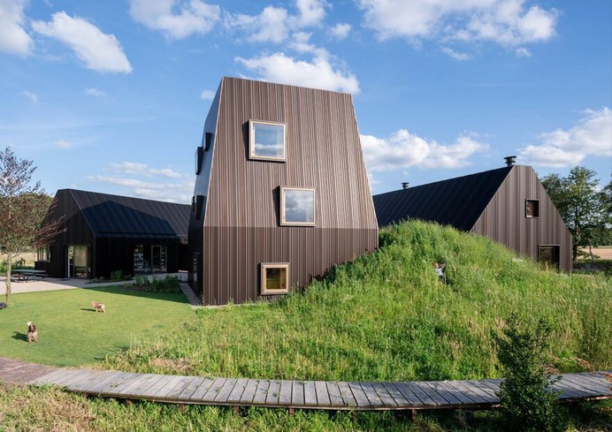 Farmhouse in the Dutch Countryside / Mecanoo Architecten