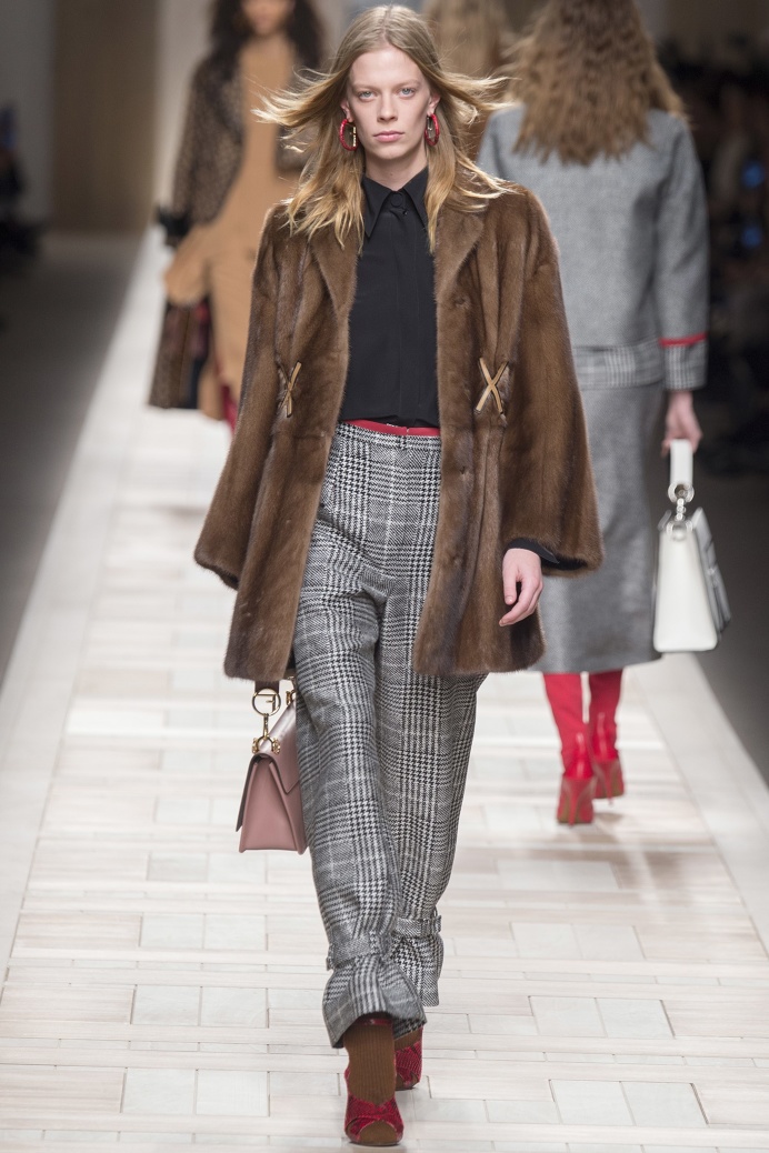Fendi Fall 2017 Ready-to-Wear Collection Photos - Vogue
