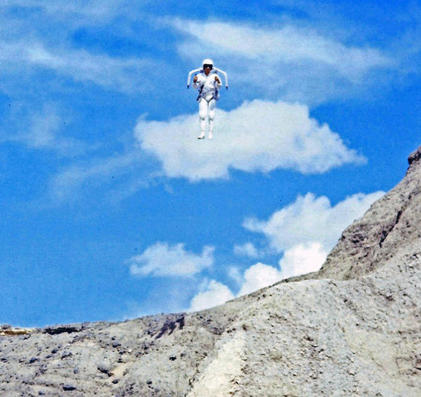 Up, up and down: The ephemerality and reality of the jetpack #alien #flight #ufo #flying #jet #pack #awesome #desert
