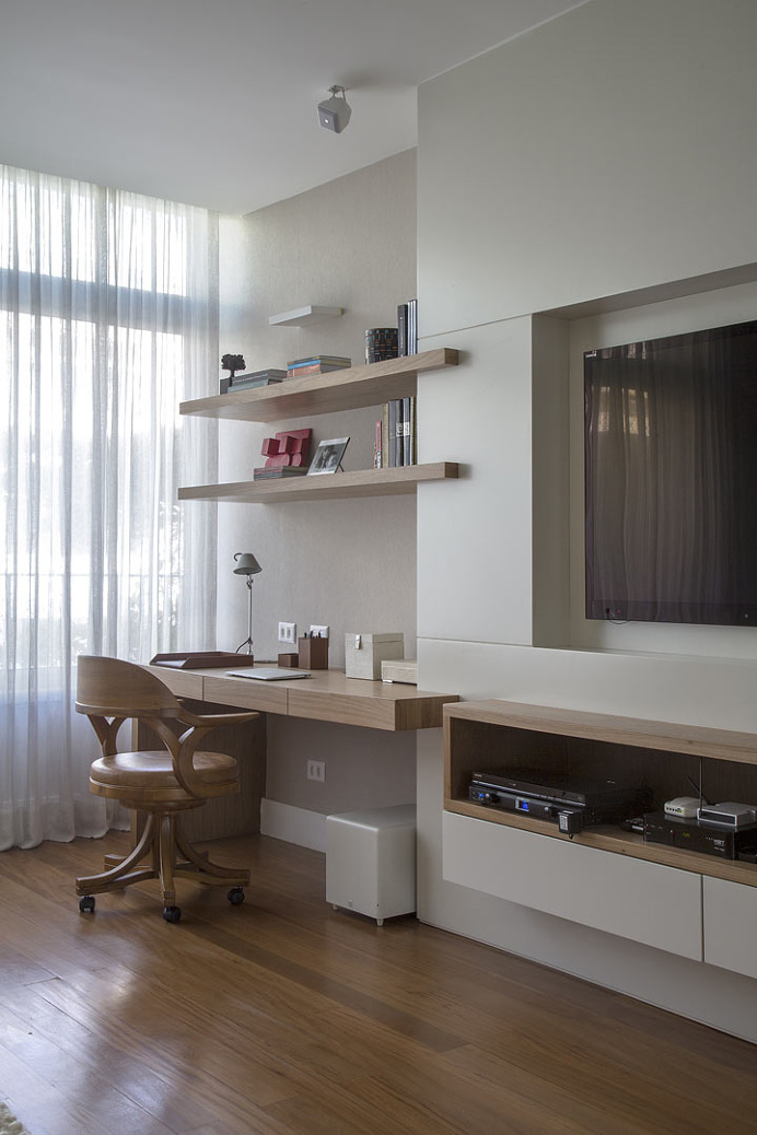Vieira Souto apartment / Andrea Chicharo
