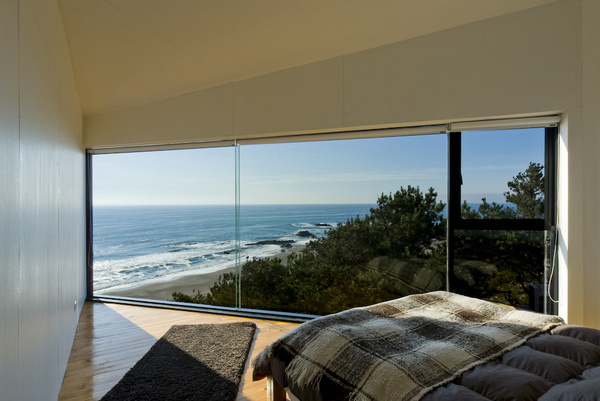 Panorama House in Chile | iGNANT.de #interior #house #modern #bedroom #structure #home #window #chile #beach