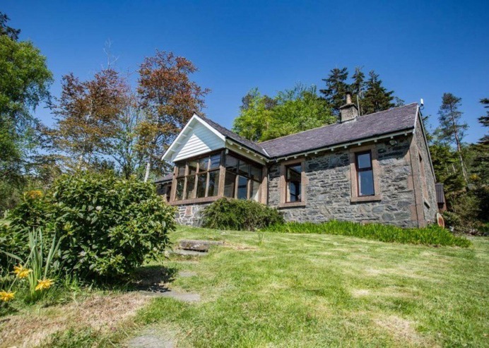 Off Grid Escapes in Scotland - Ivy Cottage