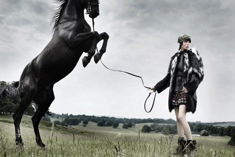 Edie Campbell by Mario Testino for US Vogue #fashion #model #photography #girl