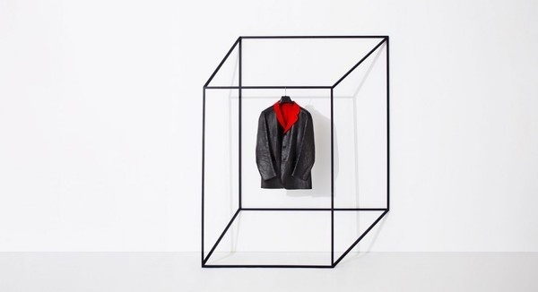 Les Ailes Noires Tongtong #fashion #furniture #gemoetry #clever