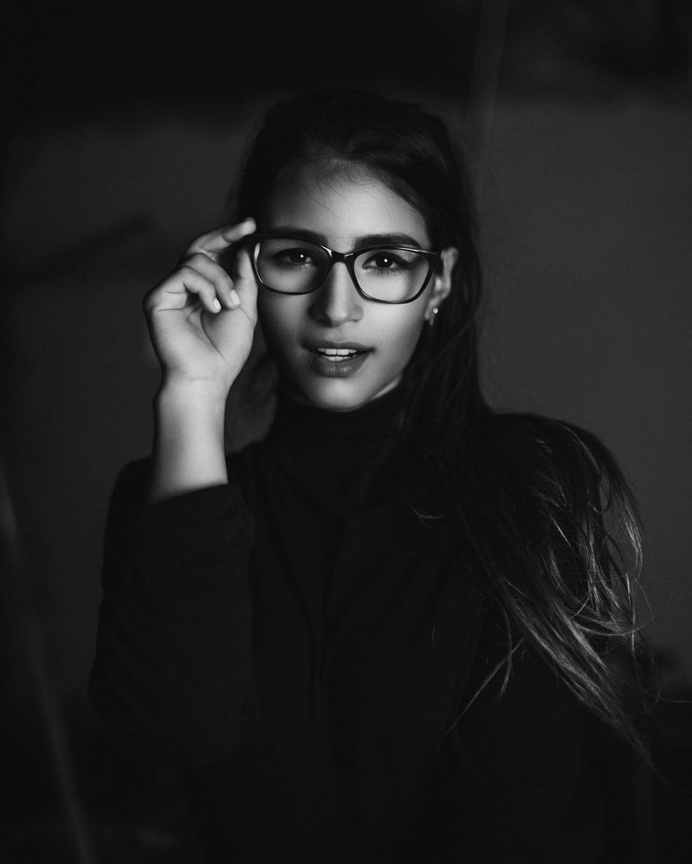 Beautiful Female Portraits by Wesley Banzaroli