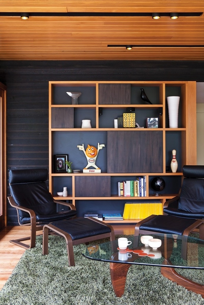 Marine Parade House – Cedar-Clad Home