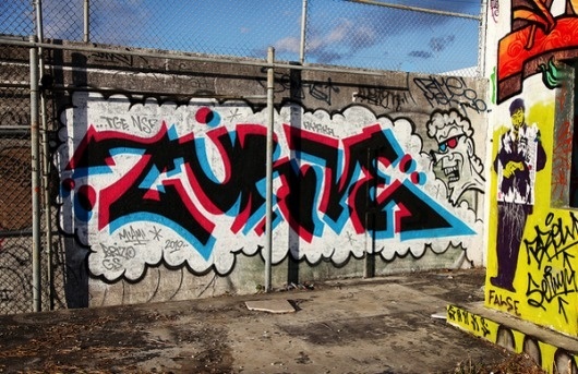 jux_curve33.jpg 600×389 pixels #curve #graffiti #juxtapoz #piece #magazine