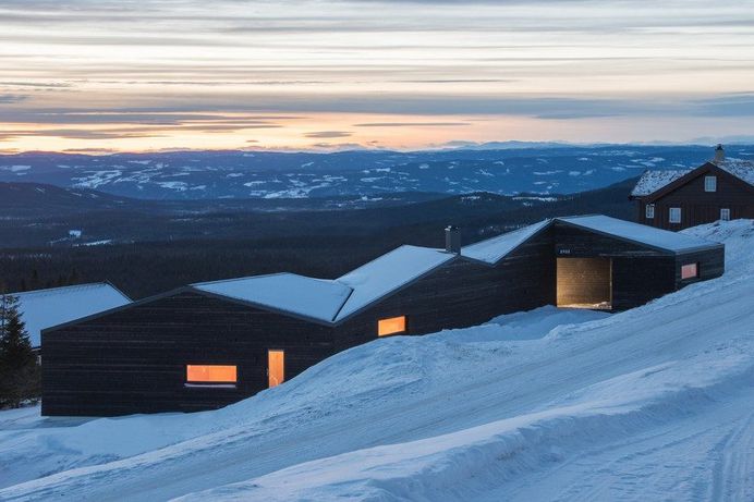Dark Timber Cabin 11