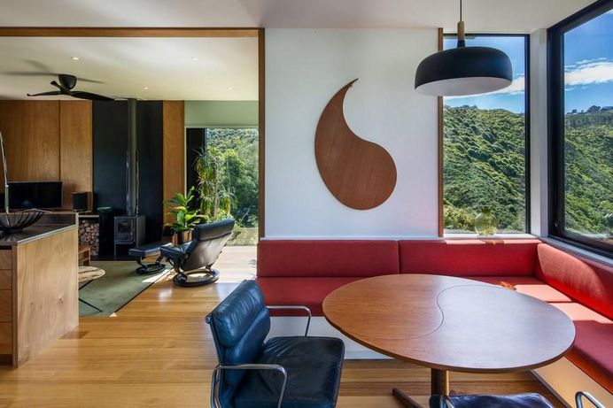 Korokoro Bush Retreat, Parsonson Architects 6