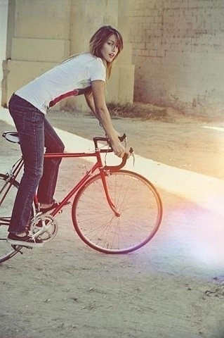 FFFFOUND! | On Display #gear #bike #girl #fixed