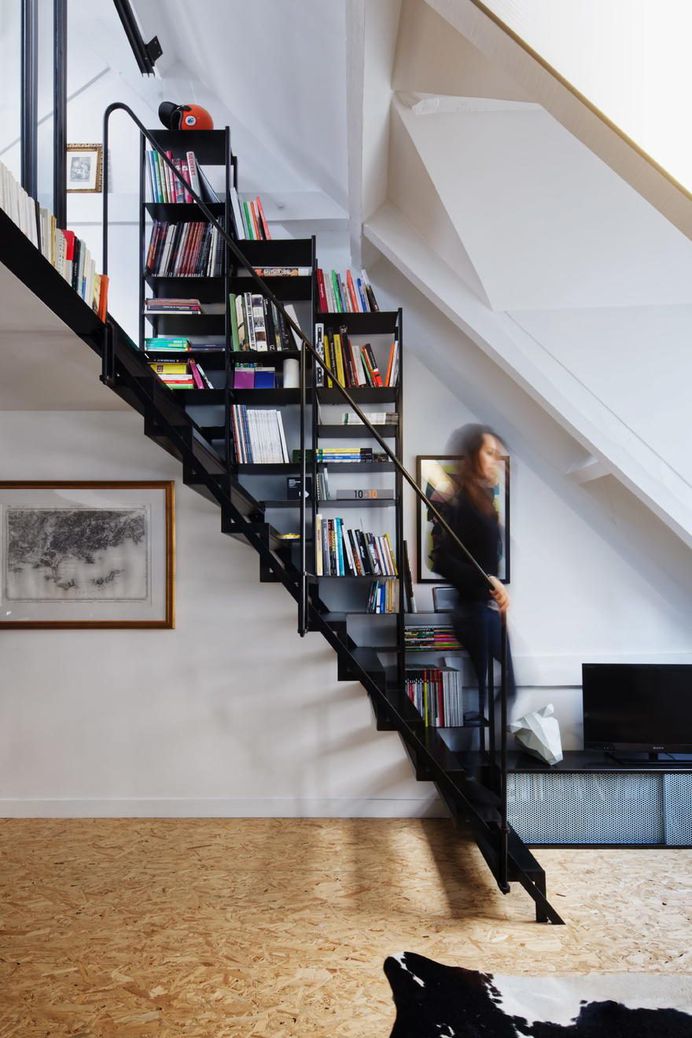 Parisian Attic Apartment Renovated with Steel and OSB Wood 7