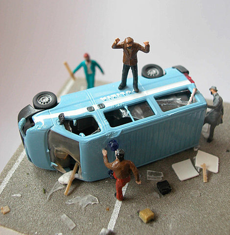 microsculture_2003_1.jpg 588×600 pixels #micro #miniature #scene #smash