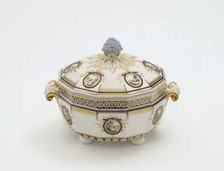 Vegetable bowl, Nymphenburg, after the model by Dominikus Auliczek #porcelain