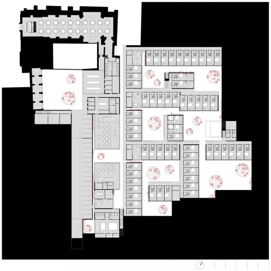 Hospedería en Herrera del Duque / TEd'A arquitectes | Plataforma Arquitectura #arc #drawings #courtyards #plans #architecture