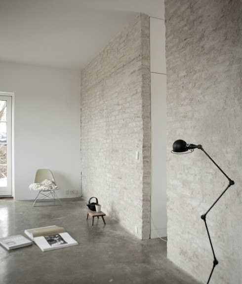 http://lh5.ggpht.com/ IVLHB4OF56o/UCs2HEjFQsI/AAAAAAAAsZM/28WHIAatnUw/22745051292.jpeg?imgmax=576 #interior #lamp #concrete