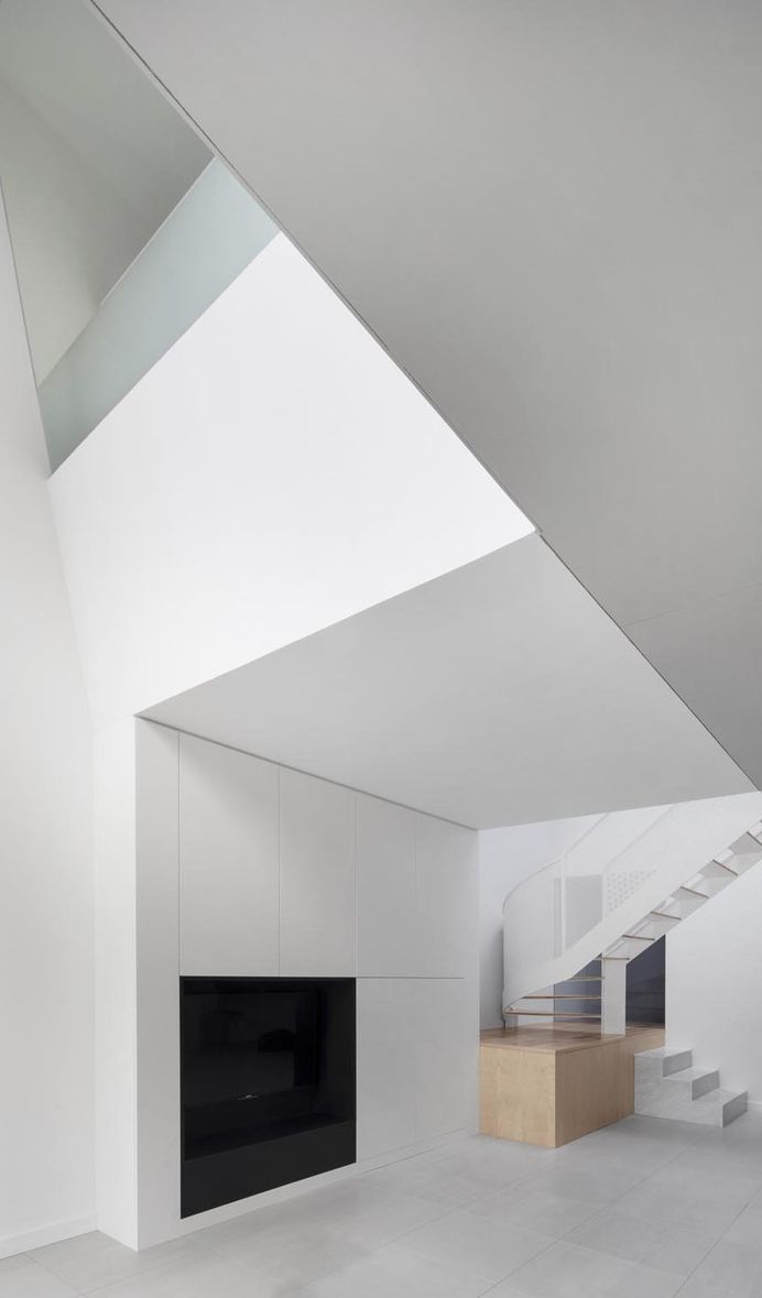 Montreal Duplex House Gets Contemporary Upgrade 10