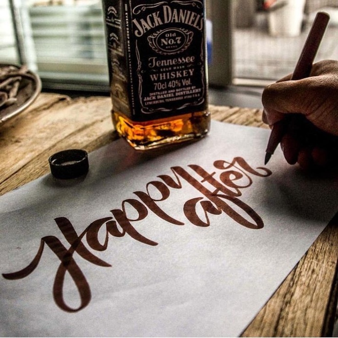 Lettering + Whisky By Nick • Ketting