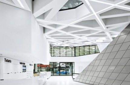 Porsche-Museum-Stuttgart-02