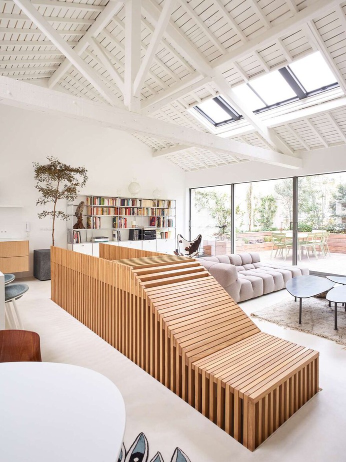 Parisian Penthouse Refurbished by 05 AM Arquitectura