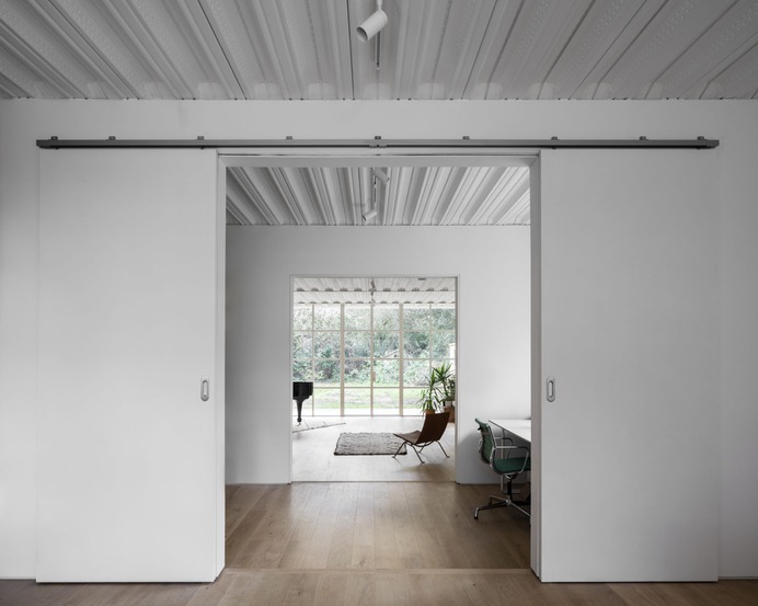 Ditton Hill House by Surman Weston