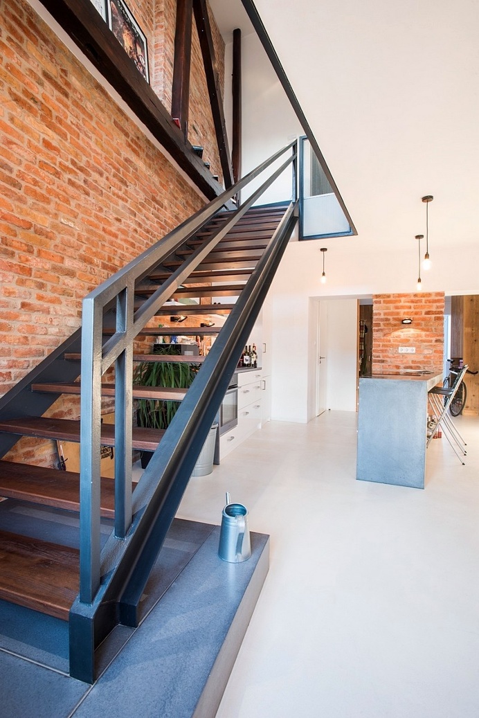 3 Stories Apartment, Budapest / Gaspar Bonta