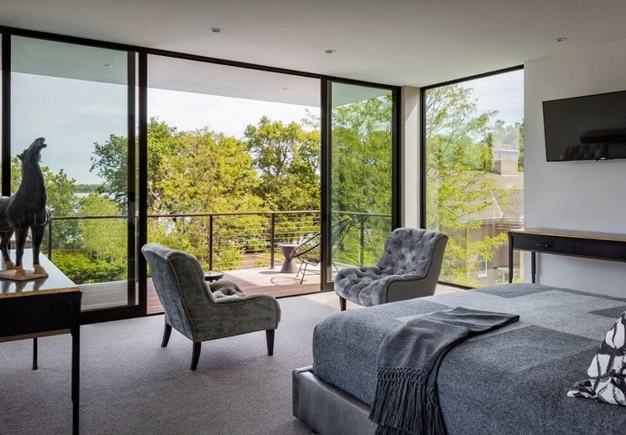Calhoun House is Composed of Three Pavilions Interconnected by Transparent Garden Spaces 10