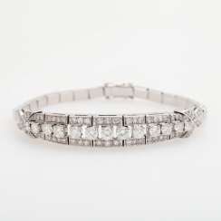 Bracelet, in the middle part decorated with 13 brilliant-cut diamonds