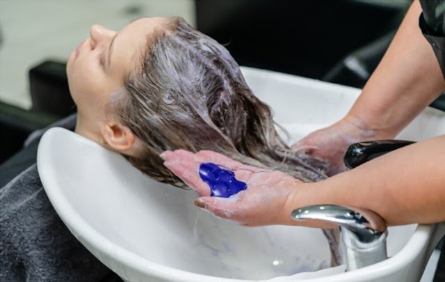 How to Use Purple Shampoo