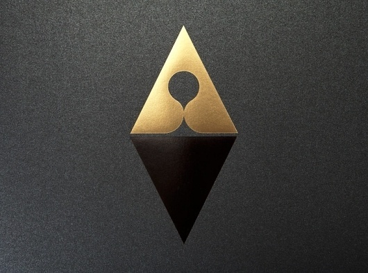 Aimizm_Canon_av_symbol.jpg 728×542 píxeles #music #triangle #letterpress #oslo
