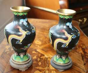 CERAMIC VASES IN THE CHINESE STYLE