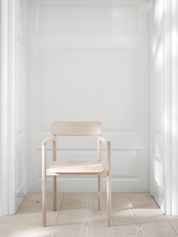 Post Chair by Cecilie Manz