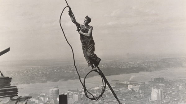 20 Photos of Iconic Buildings and Bridges As They Were Being Built #iconic #images #buildings #bridges