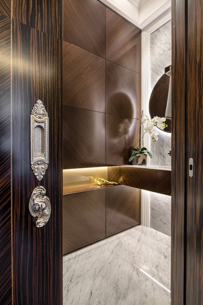 Classic Style Apartment in Ospedaletti Evoking the Italian Riviera #classic #design #details #bathroom