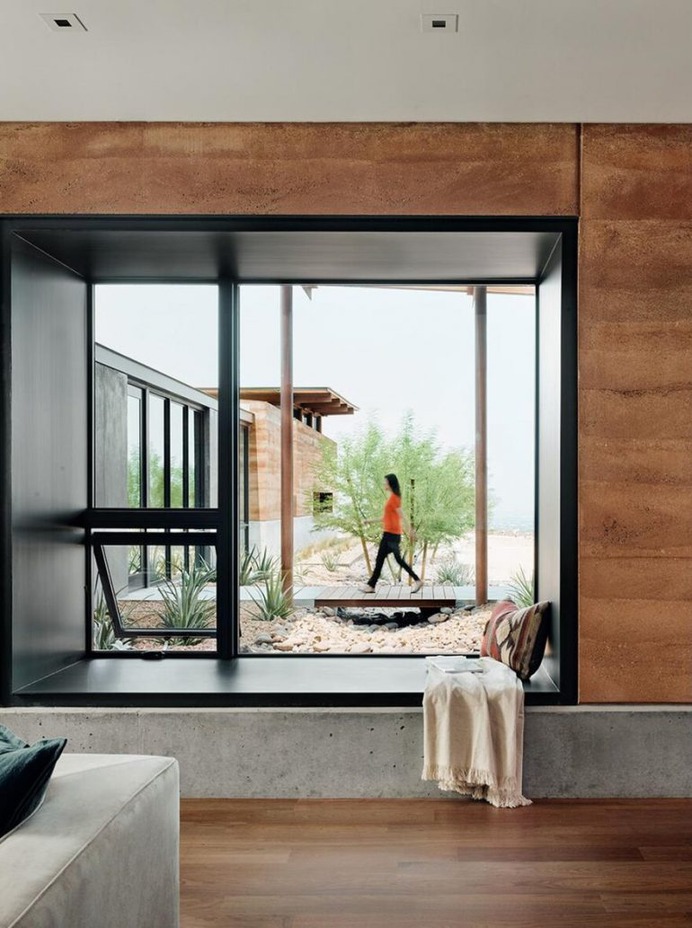 Horizon Residence Overlooking the Las Vegas Valley and the Surrounding Mojave Desert
