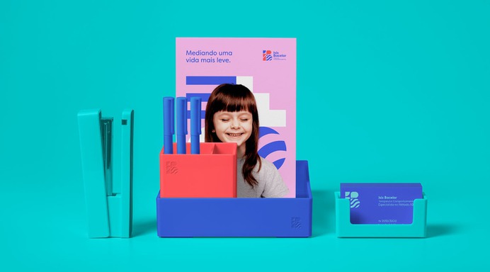 Isis Bacelar - Brand Identity - Mindsparkle Mag WIll Nunes designed the isual identity system for Isis Bacelar, behavioral therapist specializing in autism and behavioral sciences. #logo #packaging #identity #branding #design #color #photography #graphic #design #gallery #blog #project #mindsparkle #mag #beautiful #portfolio #designer