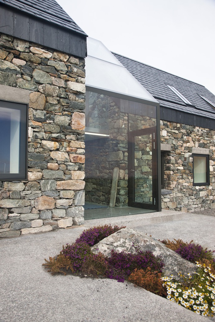 stone-walls-and-glass - Home Decorating Trends - Homedit