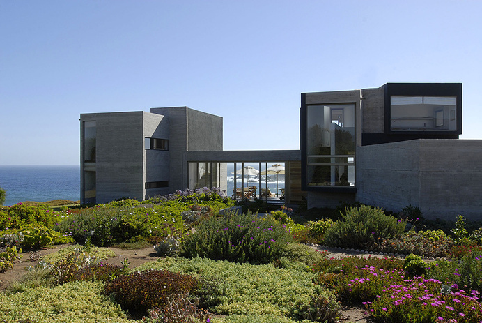 Gorgeous Summer House With Beach View in Chile #view #beach #architecture